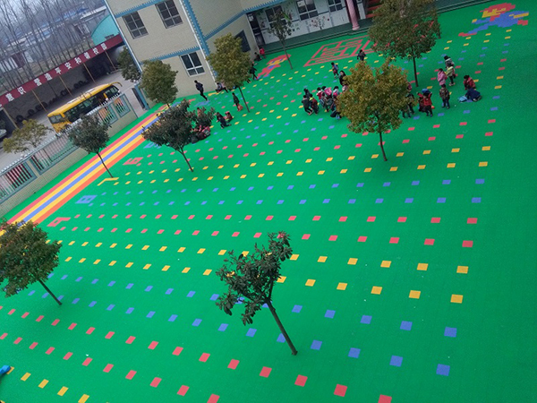 懸浮地板和地磚哪個好用？